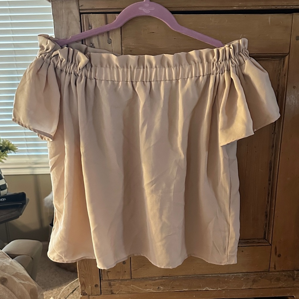 Chic Off-Shoulder Blouse in Cream